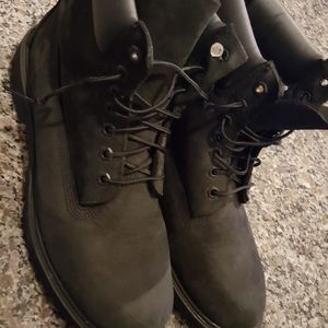 Nearly new Men's black leather Timberland boots